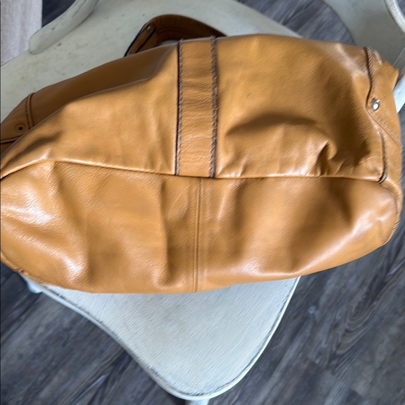 Tignanello Tan Leather Women's Bag - Picture 4 of 11